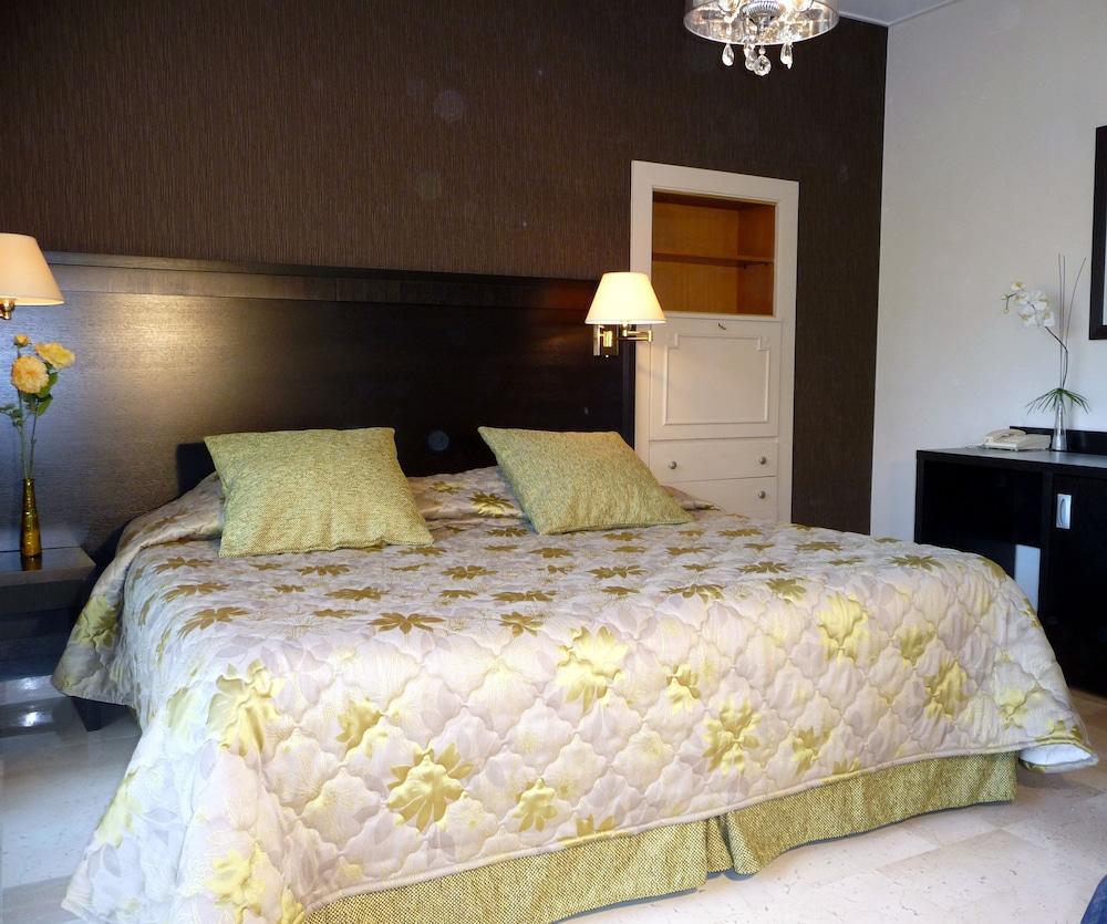 Hotel Diana Vence Exterior photo